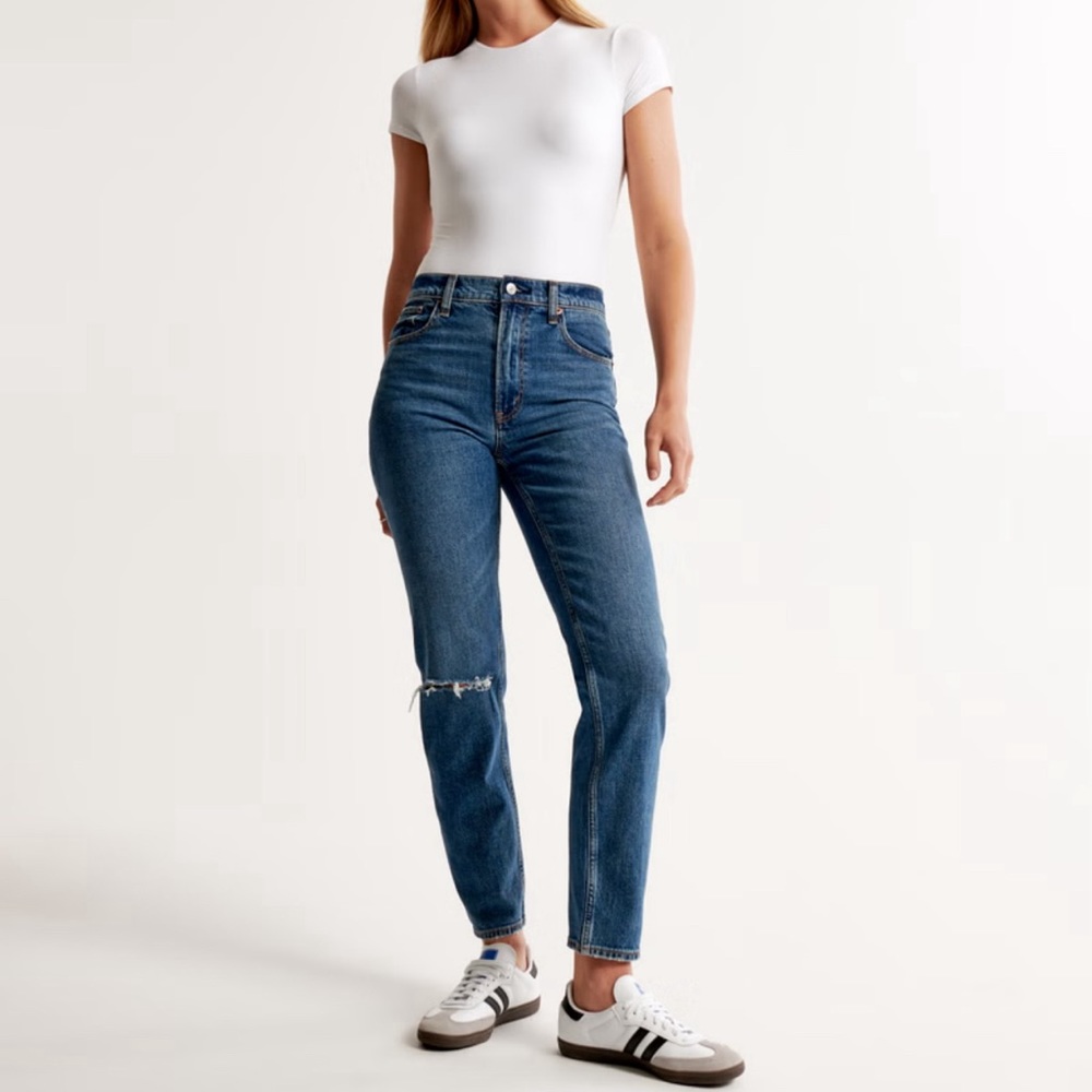 Abercrombie and Fitch The Mom High Rise Jeans